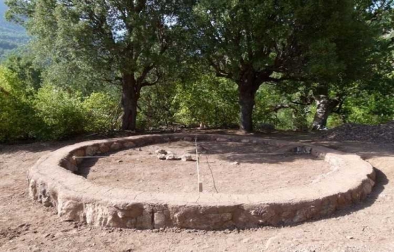 Doğada bin 500 TL ye ev inşa etti!