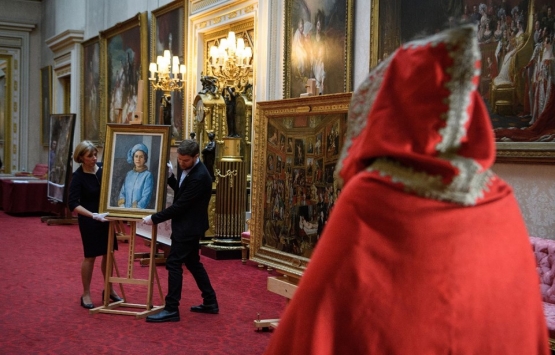 Kraliçe Elizabeth ten muhteşem ev hediyesi!