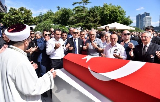 Şarık Tara son yolculuğuna uğurlanıyor!