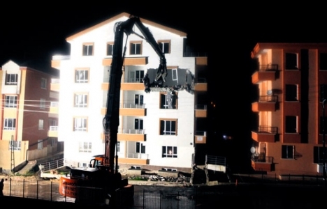 Mamak'ta heyelanda hasar gören binalardan 2'si yıkıldı, 6'sı kurtuldu!