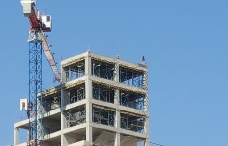 Kartal'da inşaat işçilerinin tedbirsizliği tedirgin etti!