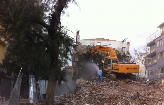 Antalya Adrasan'daki kaçak yapılar yıkılıyor! 