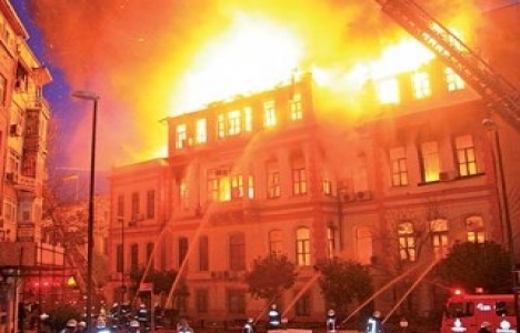 İstanbul’daki yangınların 8 bin 700’ü sigara nedeniyle çıktı!