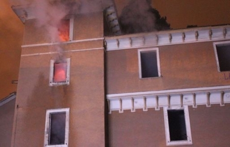 İzmir'de John Peterson Köşkü'nde yangın!
