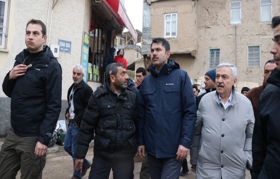 Murat Kurum'dan Elazığlı depremzedelere yardım!