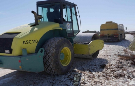 Şanlıurfa Haliliye'nin kırsal kesimlerinde yol çalışmaları sürüyor!