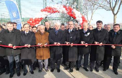 Bursa Soğukkuyu Kamil Saker Spor Tesisleri törenle hizmete açıldı!