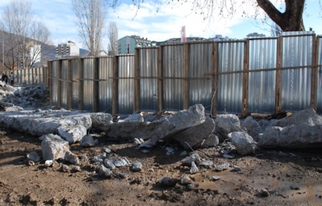 Kosova- Sırbistan arasındaki duvar yıkıldı!