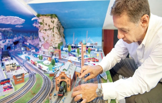 Serdar Öztezcan evinde düş bahçesi yarattı!