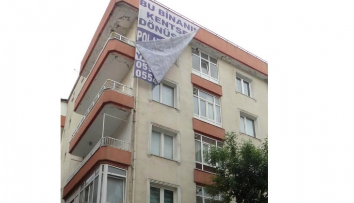 Avcılar Merkez de kentsel dönüşüm krizi: Dönüşüme karşı çıkan mülk sahiplerine pankartlı tepki!