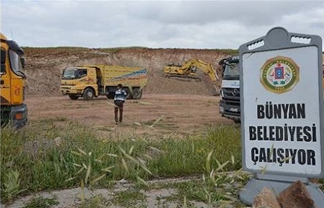 Bünyamin Belediyesi ikinci halı saha için çalışmalara başladı!