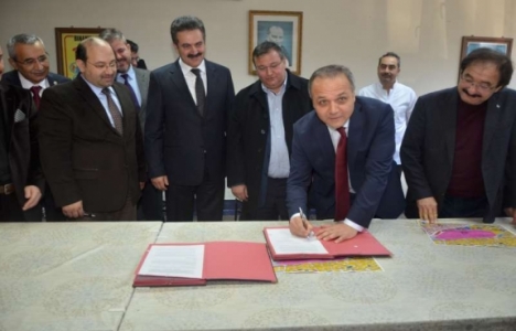 Suluova Kent Meydanı için imzalar atıldı!