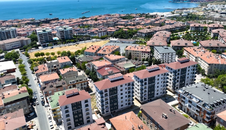 Avcılar daki 40 yıllık 3 bloklu site Yarısı Bizden kampanyasıyla yenilendi!