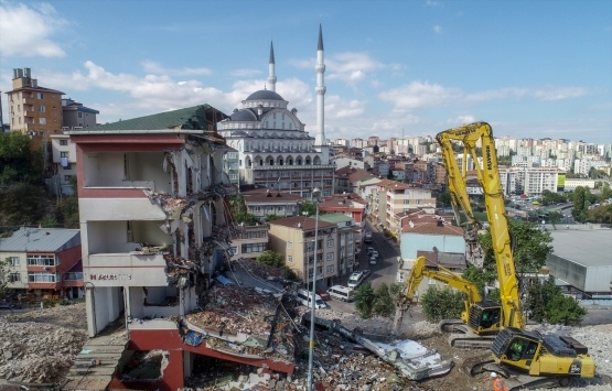 Kağıthane deki 5 katlı Huzur Apartmanı yıkıldı!