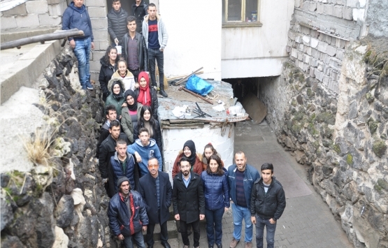 Nevşehir'de lise öğrencileri ihtiyaç sahibi ailenin evini yeniledi!