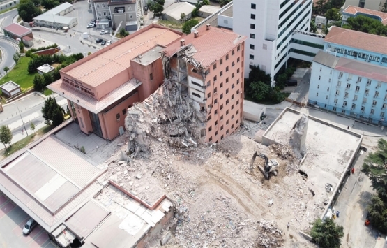 Haydarpaşa Numune Hastanesi ndeki 8 katlı binanın yıkımı başladı!