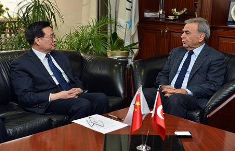  Aziz Kocaoğlu Çinli yatırımcılara “İzmir’e gelin