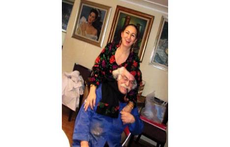 Müteahhit,Yaşar Çallı'nın eşyalarını geri vermedi!