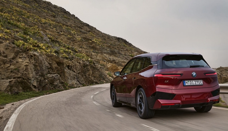 BMW İX'in fiyatı Mart ayında fiyatı sabit kaldı! İşte 2023 Mart fiyat listesi