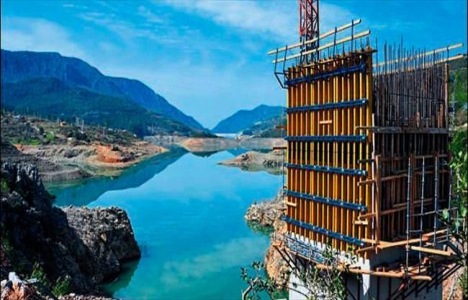 Alanya Ak Köprü'nün 4 ayağından ikisi tamamlandı!