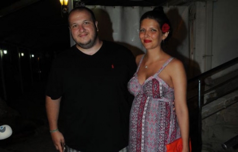 Şahan Gökbakar'ın eşi Selin Ortaçlı restoran açtı!