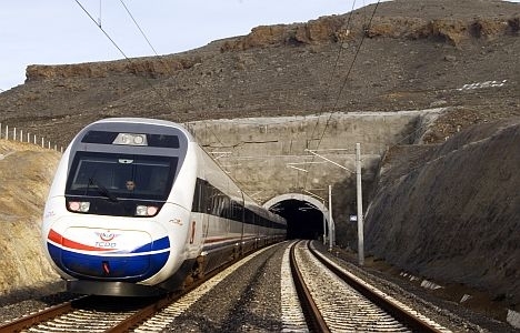 Akü'de YHT tünel inşaatları konferansı düzenlendi! 