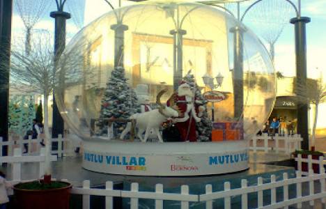 Forum Bornova AVM yılbaşına özel dekorasyonuyla dikkat çekiyor!