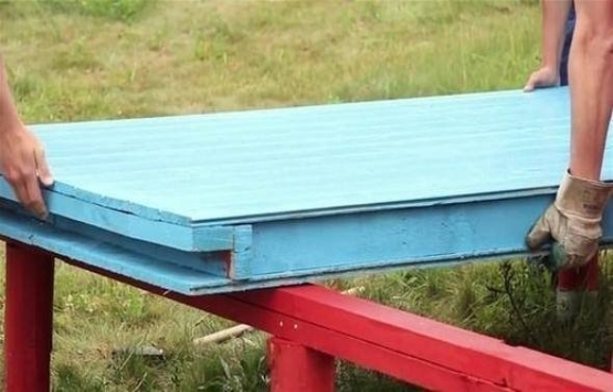 Prag ta 3 saatte ev inşa edildi!