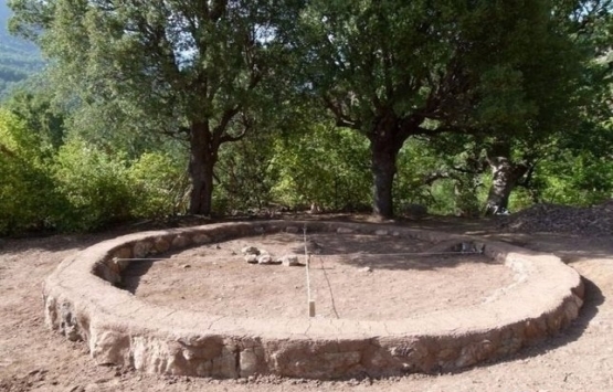 Doğa içinde 1500 TL ye kendi evini yaptı!