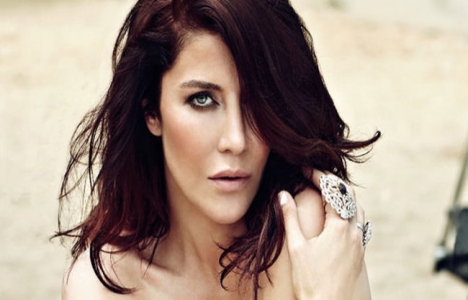 Deniz Akkaya, Boğaz'daki evi için 3 milyon TL harcadı!