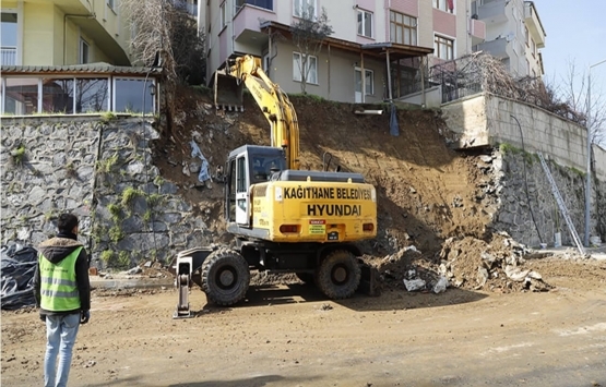Kağıthane de çöken istinat duvarı yeniden inşa ediliyor!