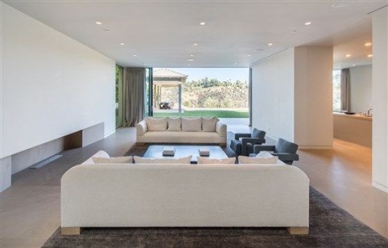 Kim Kardashian ve Kanye West Los Angeles taki evini satıyor!