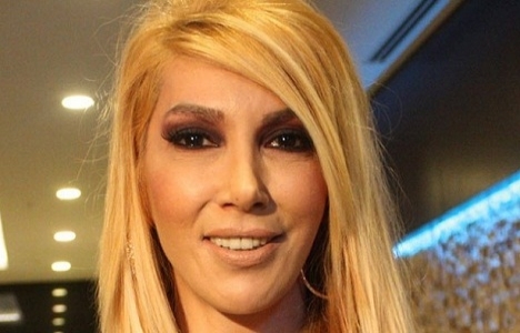 Hande Yener Bodrum Gümbet'te mekan açtı!
