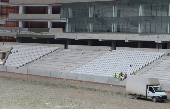 Çotanak Stadı nın koltukları takılıyor!