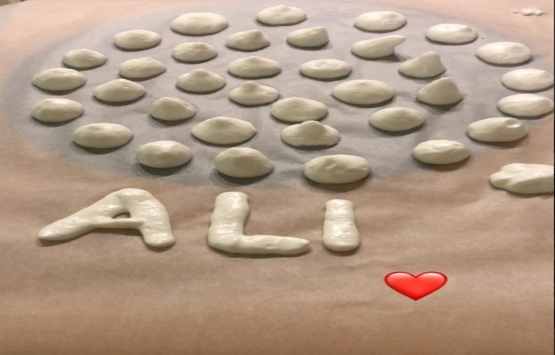 Ali Ağaoğlu ndan romantik Sevgililer Günü kutlaması!