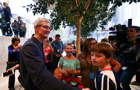 Apple dan MacBook şeklinde mağaza!