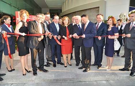 Ramada Hotel ve Suites İzmir Kemalpaşa hizmete girdi!