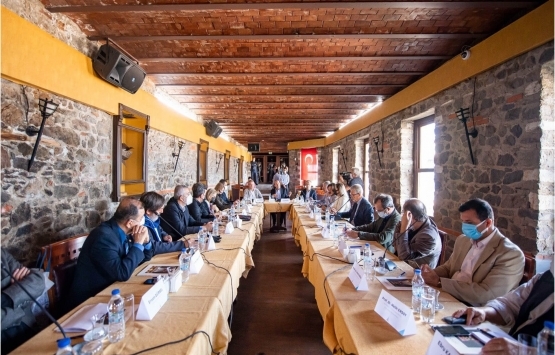 İzmir de Büyükşehir Belediye binası için çalışmalar başladı!