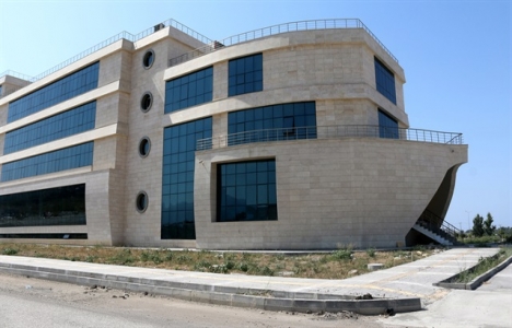 Hatay'da gemi şeklinde fakülte inşa ediliyor!