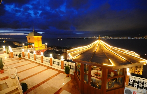 İzmir'deki Tarihi Asansör'ün zemini yenilenecek!