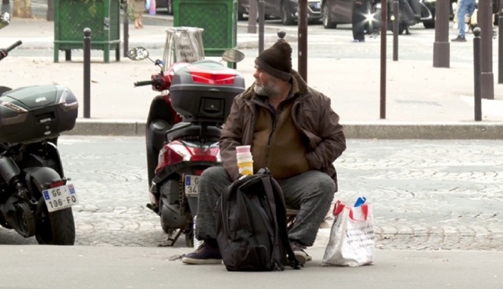 Fransa da evsizlerin sayısı yüzde 120 artarak 350 bine ulaştı!