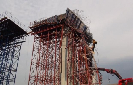 İzmir'de köprü iskelesindeki çökme soruşturmasında mühendis tutuklandı!