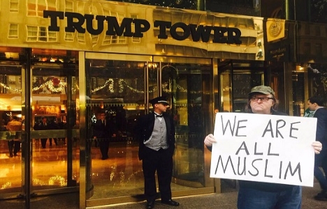 Michael Moore'dan Donald Trump protestosu!