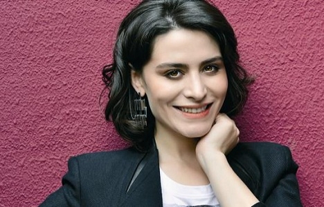 Belçim Bilgin oğlu ile Londra’ya taşınacak!