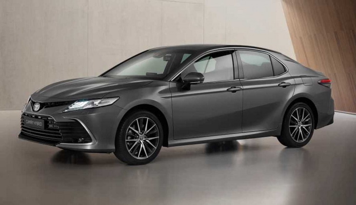 Toyota Camry 2023 fiyat listesi; 198 bin 200 TL'lik çılgınlık