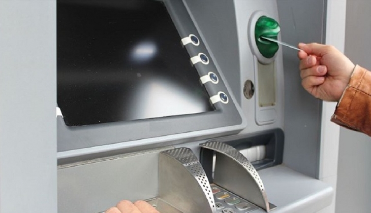 Bütün bankalar müşterilerini uyardı! ATM’den para çekerken dolandırılmamak için bunlara dikkat edin!