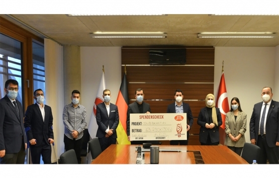 Almanya da Türk gençleri İdlib de 90 konut yapımı için yardım topladı!