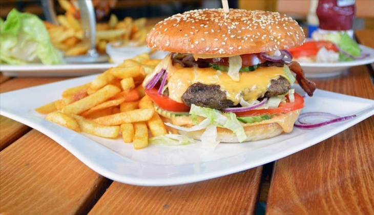 Enflasyon tatilciyi de vurdu! Paralar yeme-içmeye gitti