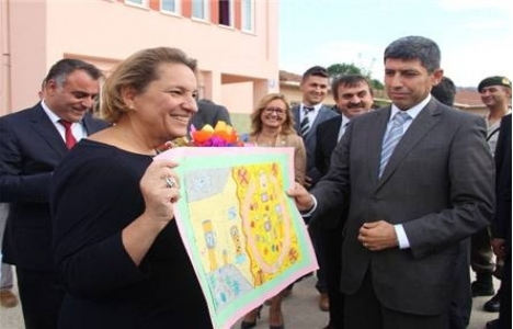 Kale Seramik Vakfı, Çanakkale'deki okulları yeniliyor!