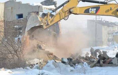 Yakutiye Belediyesi metruk binaları topluca yıktı!